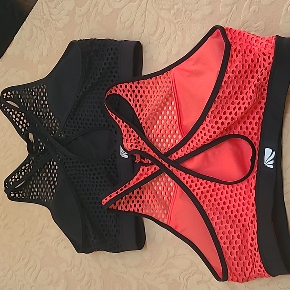BUNDLE OF 2 MARIKA BLACK AND RED MESH OVERLAY SPORTS BRAS SIZE S - Picture 6 of 8